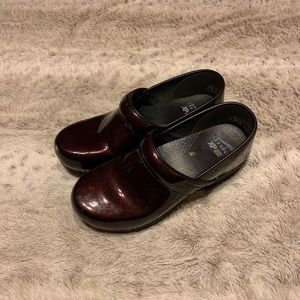 Dansko size 39 (women 7.5)